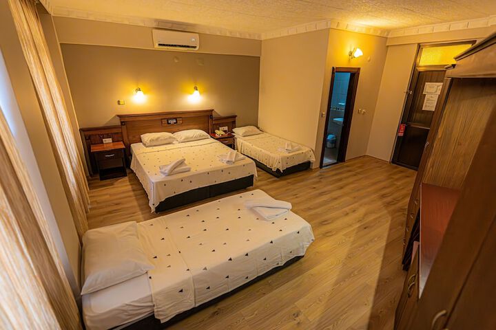 Room 6 of 24