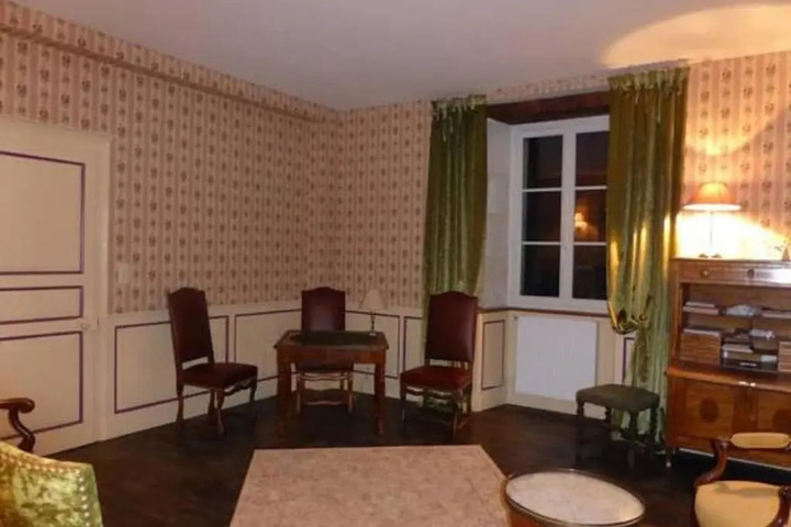 Room 2 of 11