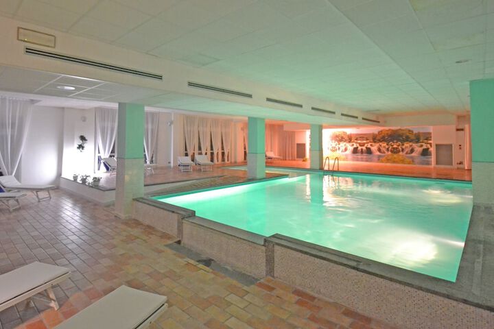 Pools & Facilities