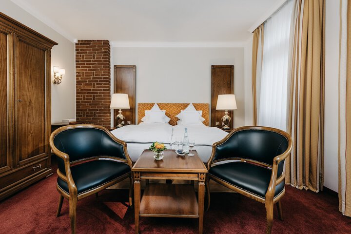 Room 15 of 26