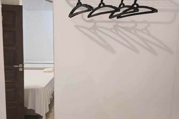 Room 13 of 27