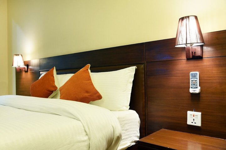 Room 14 of 33
