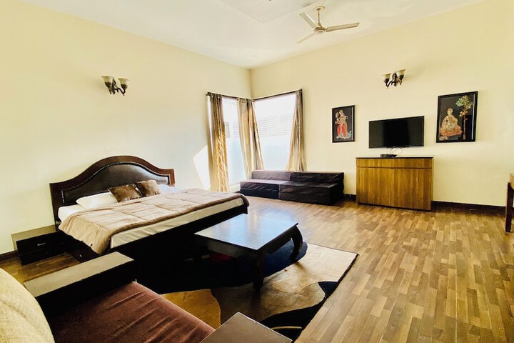 Room 18 of 60