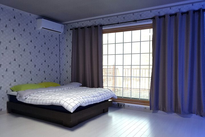 Room 17 of 150