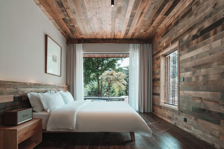 Room 4 of 110