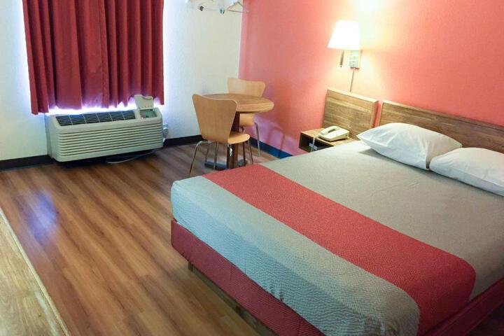 2 Double Beds (2 of 4)
