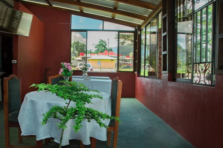Dining 19 of 21