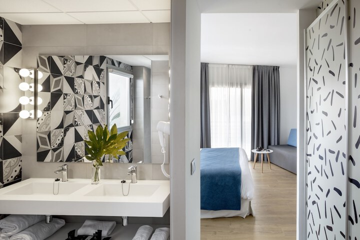 Bathroom Interior Photo