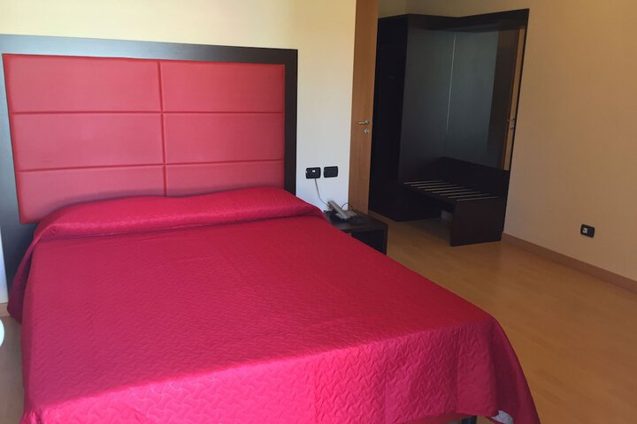 Room 8 of 46