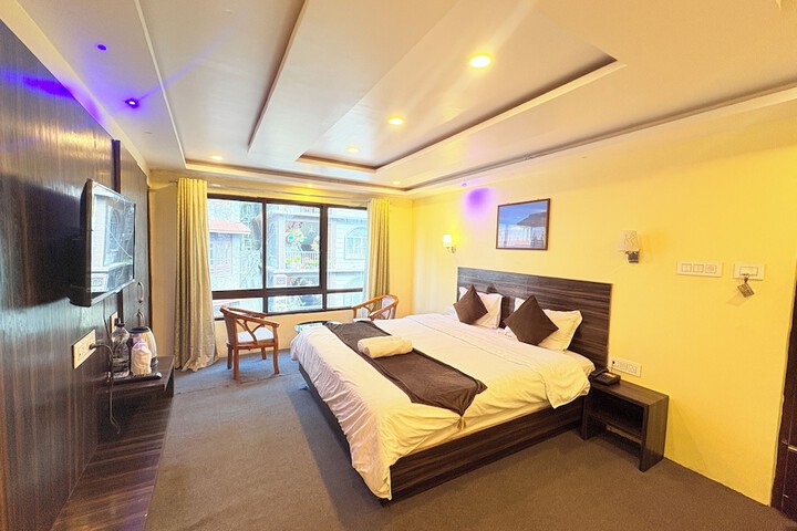 Room 5 of 28