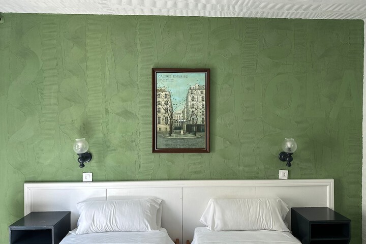 Room 49 of 133