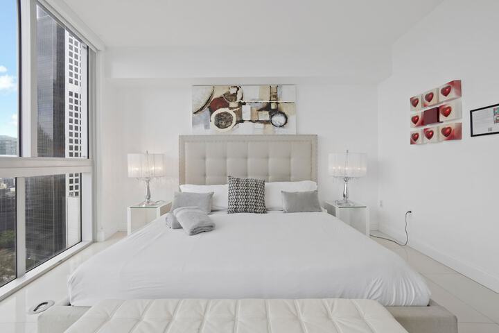 Room 3 of 44