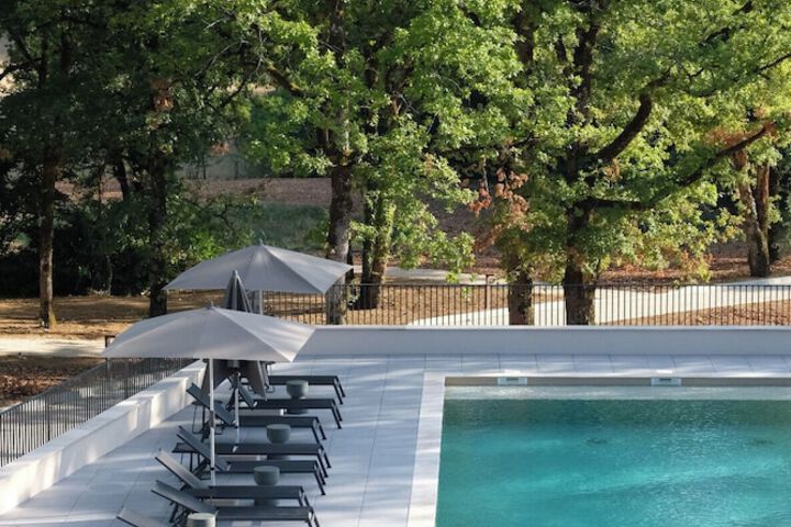 Pool 33 of 64