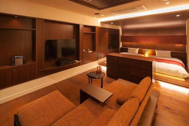 Room 4 of 75