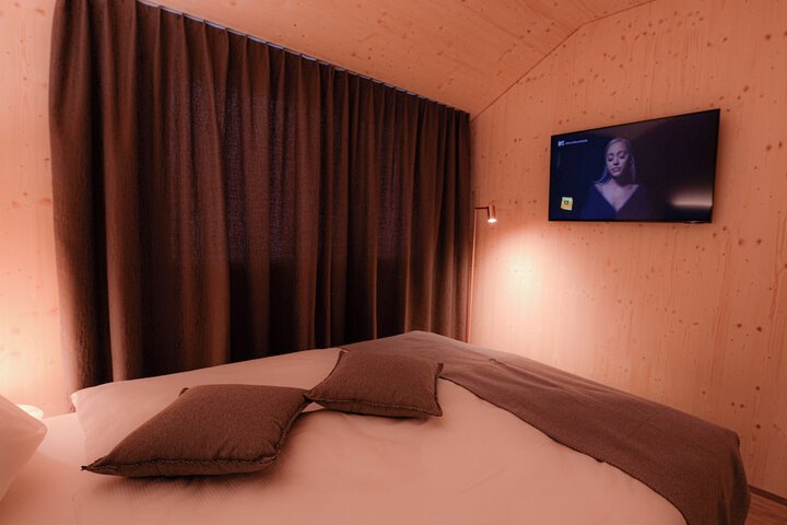 Room 8 of 65
