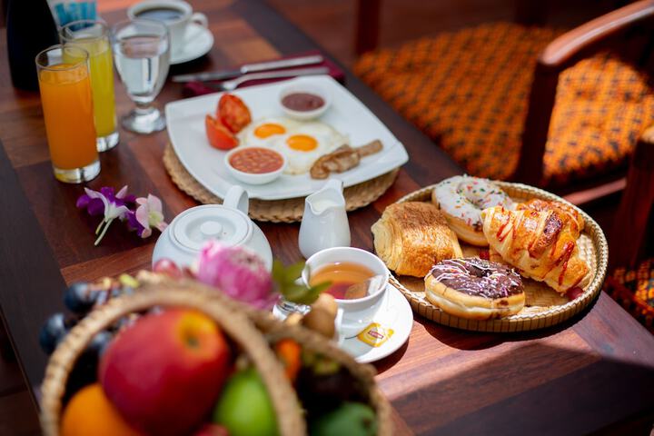 Breakfast/Coffee Service 50 of 78