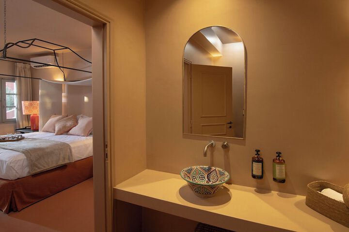 Room 64 of 282