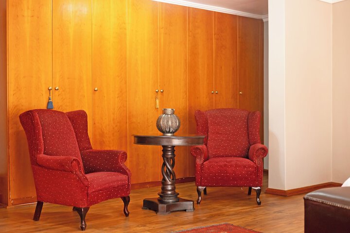 Room 28 of 76