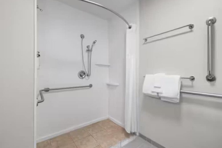 Room 21 of 37
