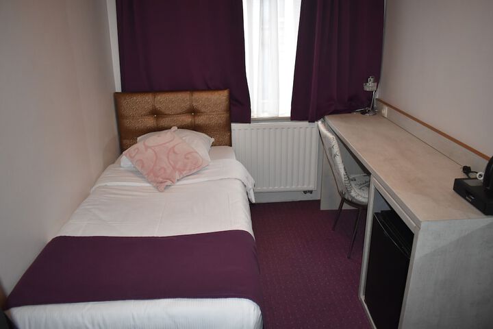 Room 35 of 70