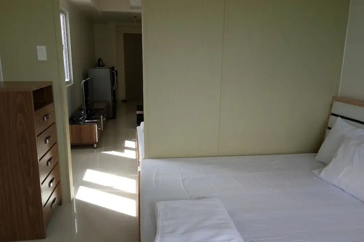Room 3 of 20