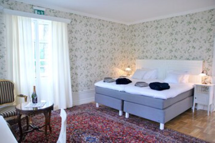Room 18 of 27