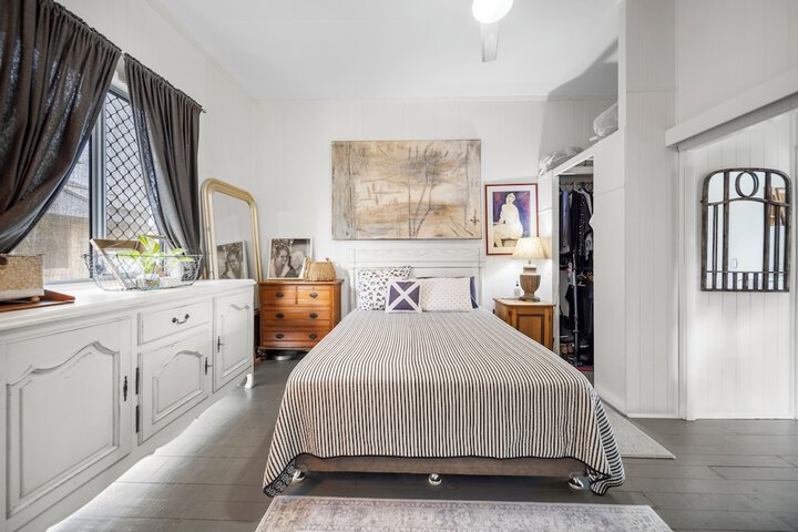 Room 8 of 27