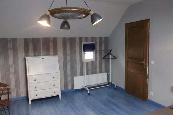 Room 2 of 16