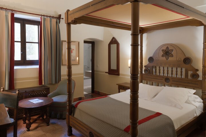 Room 15 of 65