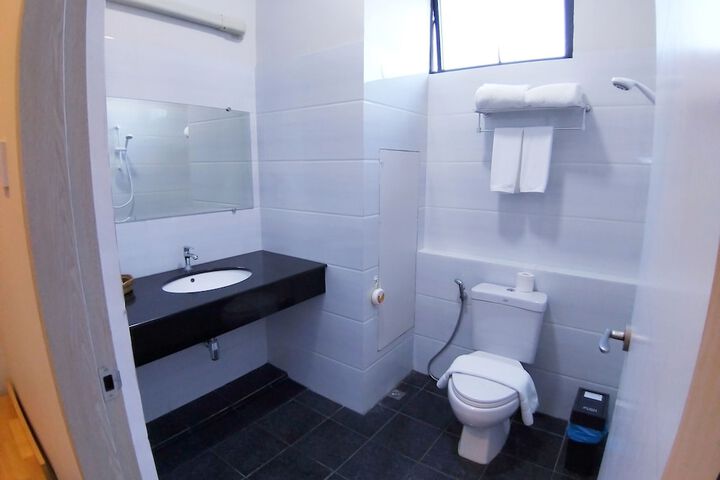 Room 12 of 15