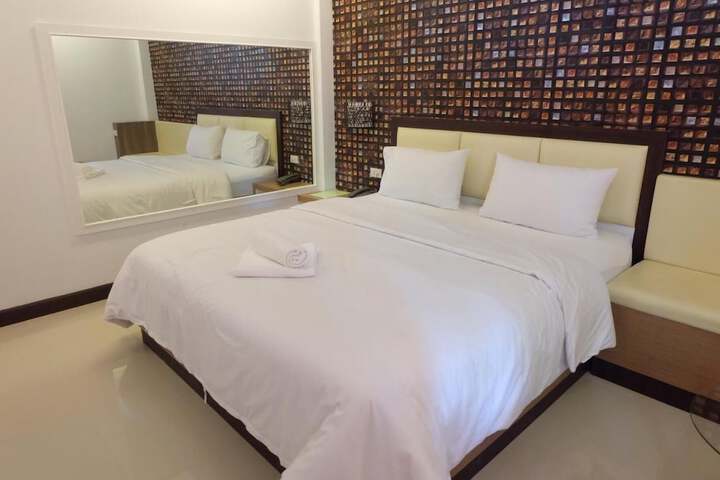 Room 8 of 24