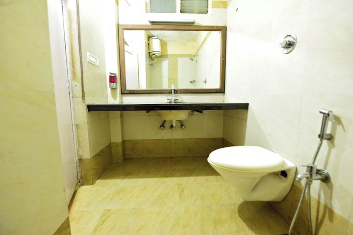Room 57 of 77