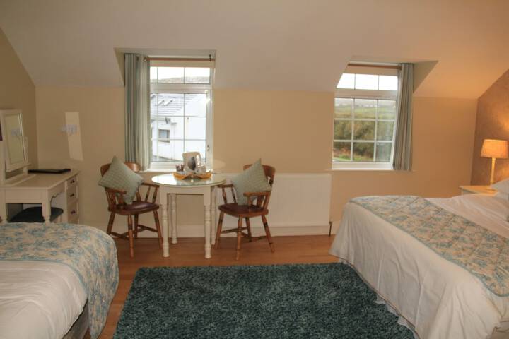 Room 8 of 50