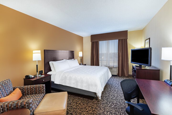 1 King Bed (14 of 19)