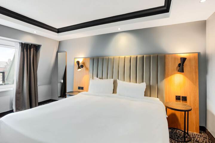 Room 54 of 137
