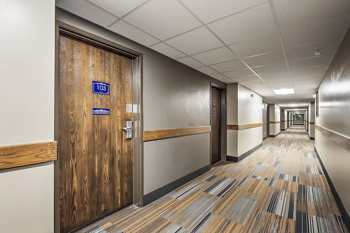 Ballroom/Hall 42 of 52