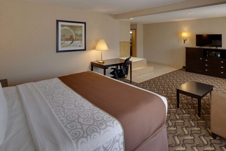 1 King Bed Accessible (12 of 14)