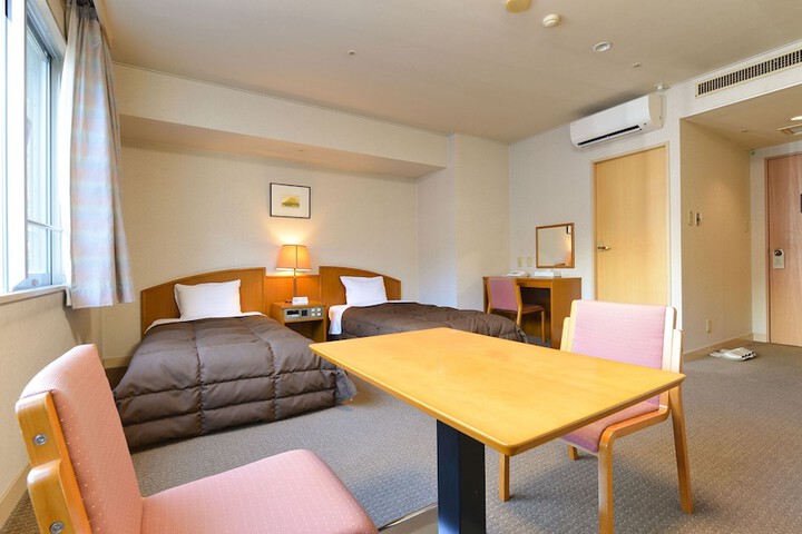 Room 17 of 66