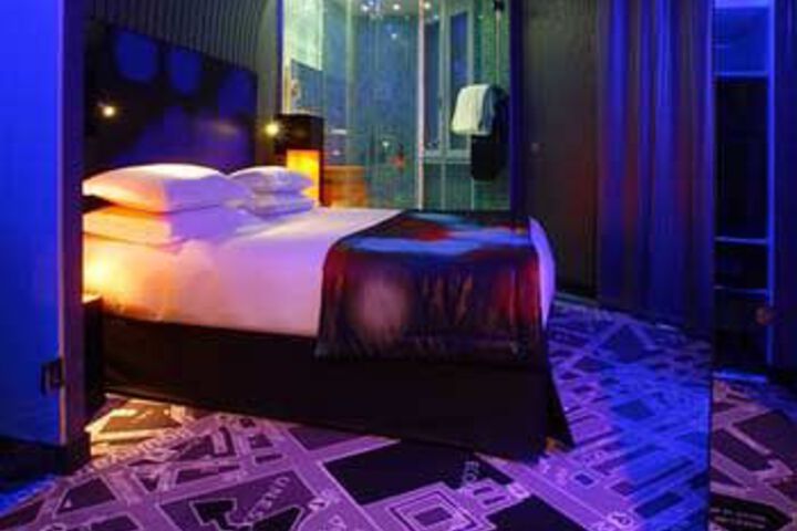 Room 13 of 36