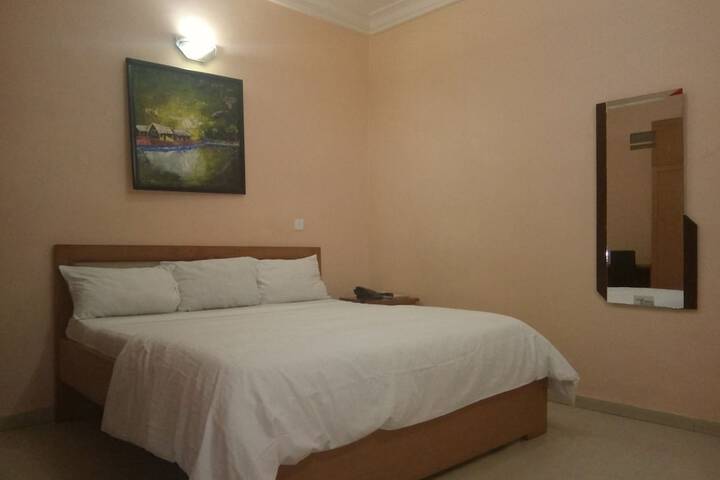 Room 14 of 24