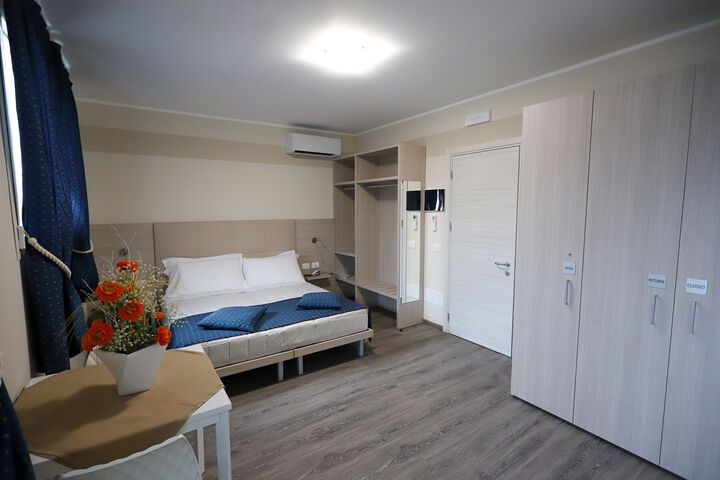 Room 34 of 66