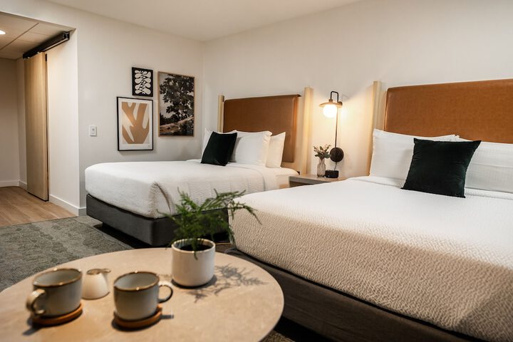 Room 2 of 32