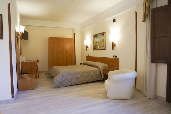 Room 15 of 60