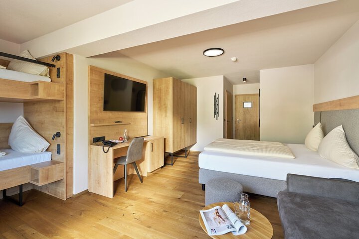 Room 43 of 92