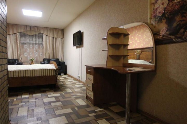 Room 5 of 33