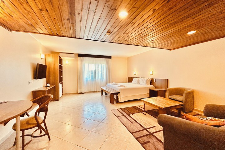 Room 5 of 23