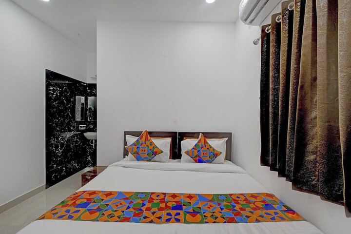 Room 17 of 39