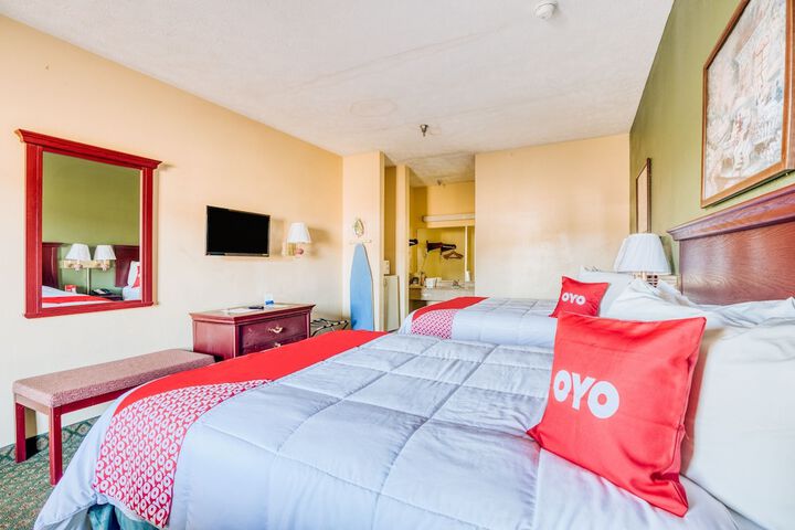 2 Queen Beds (3 of 14)
