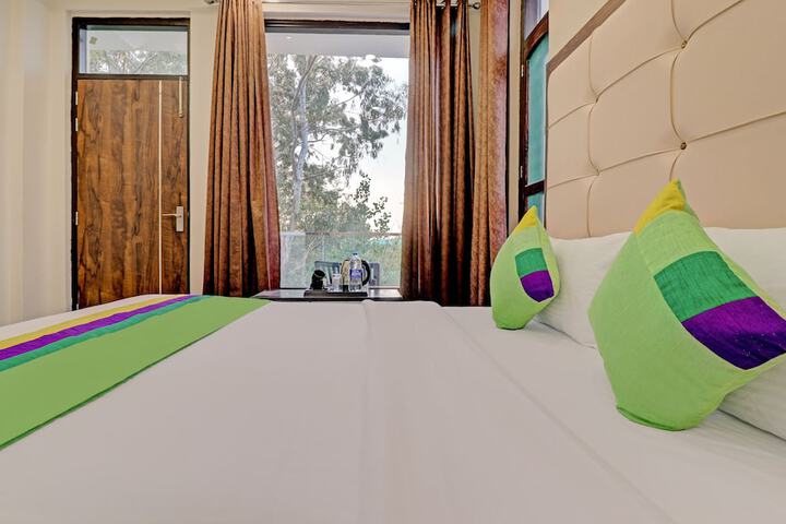 Room 18 of 73