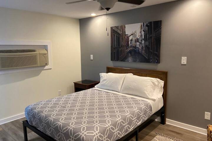 Room 9 of 24